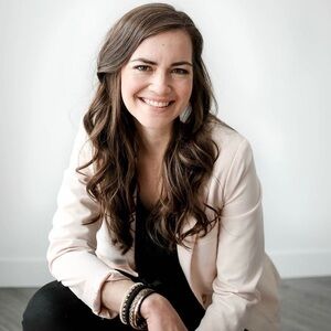 Meet your Posher, Emily